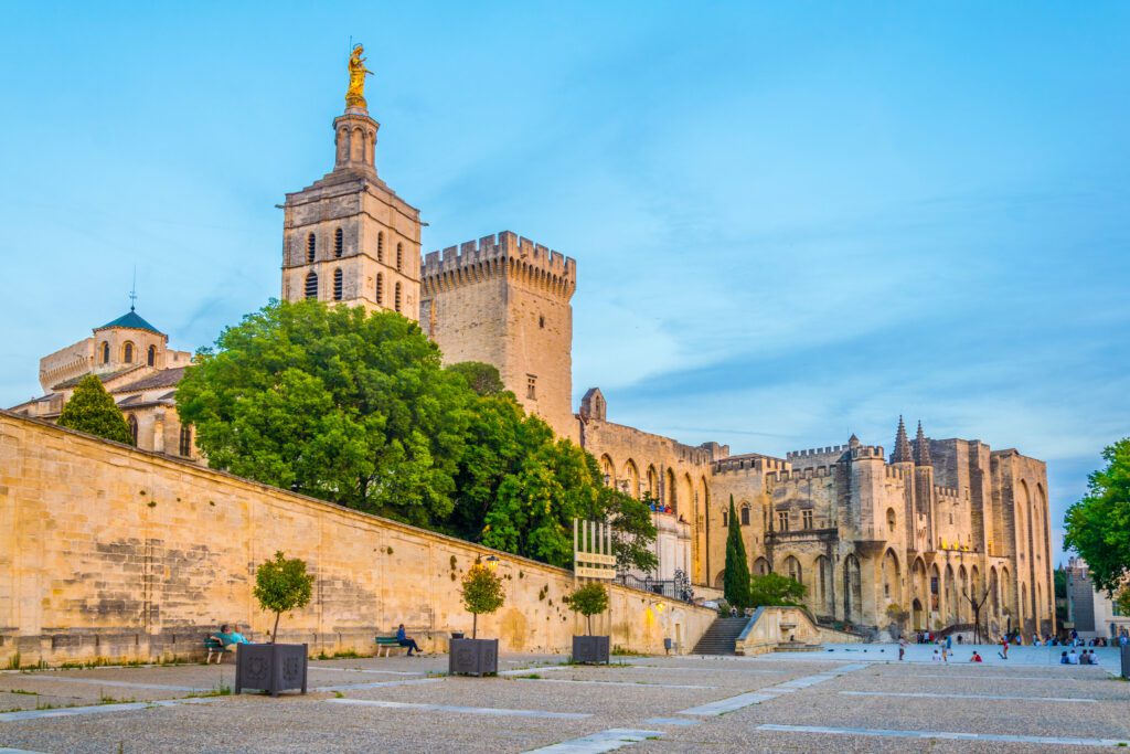 7conciergerie location de vacances dans le vaucluse Avignon